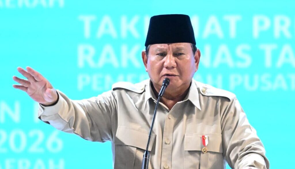 Presiden Prabowo Subianto menanggapi seruan “kabur aja”, Ia menyebut Indonesia terang dan aman serta ajak masyarakat lebih objektif melihat kondisi global.
