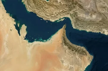 Pertamina mengungkap dua kapalnya masih tertahan di Teluk Arab dan belum bisa melintasi Selat Hormuz karena kondisi keamanan yang belum stabil.