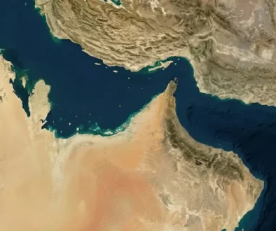 Pertamina mengungkap dua kapalnya masih tertahan di Teluk Arab dan belum bisa melintasi Selat Hormuz karena kondisi keamanan yang belum stabil.