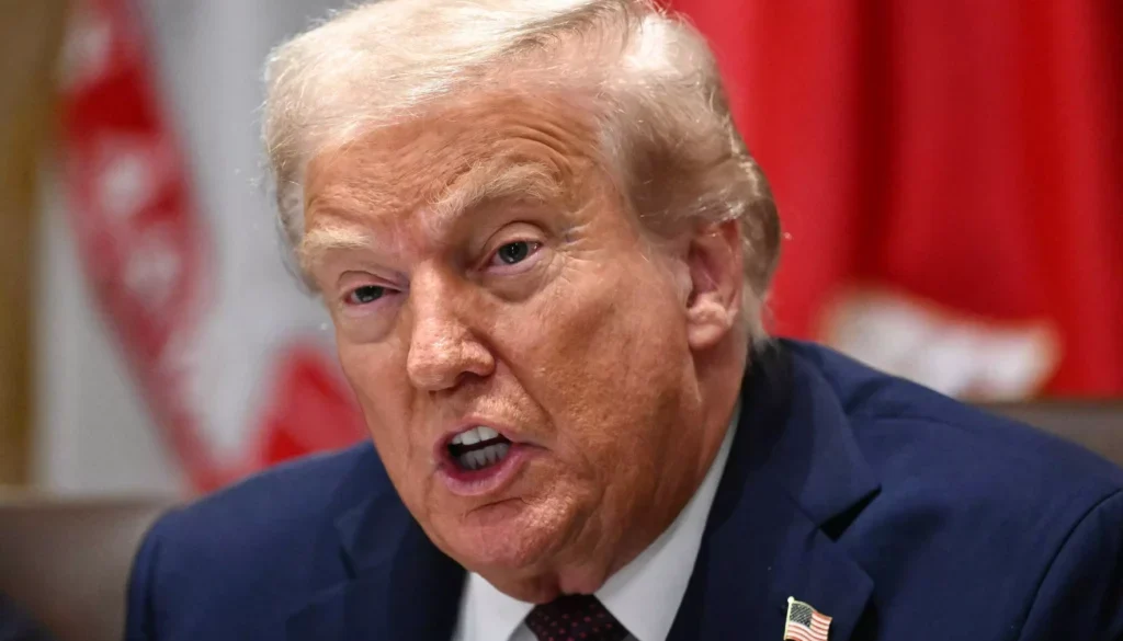 Presiden AS Donald Trump meminta negara pengimpor minyak ikut mengamankan Selat Hormuz, serta menyalahkan Iran atas lonjakan harga minyak global.