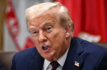 Presiden AS Donald Trump meminta negara pengimpor minyak ikut mengamankan Selat Hormuz, serta menyalahkan Iran atas lonjakan harga minyak global.