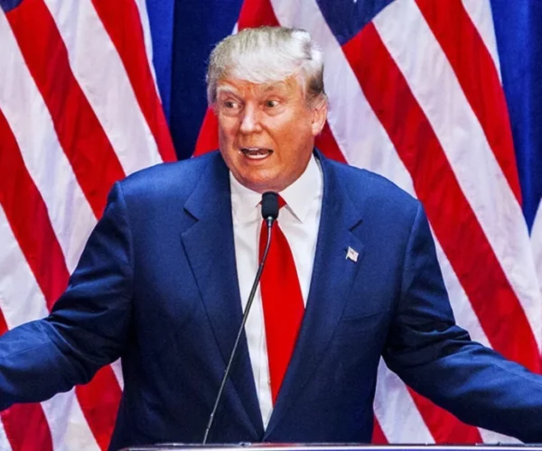 Trump Ogah Terbang 18 Jam ke Pakistan, AS-Iran Negosiasi Lewat Telepon