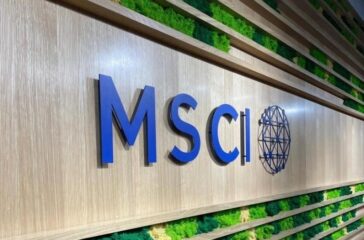 MSCI menahan perubahan indeks Indonesia sambil mengevaluasi reformasi transparansi pasar modal, termasuk kebijakan free float dan kepemilikan saham.