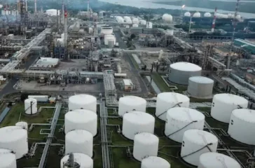 Indonesia amankan pasokan minyak Rusia hingga 1 tahun. Total 150 juta barel siap masuk, jadi strategi hadapi krisis energi global.
