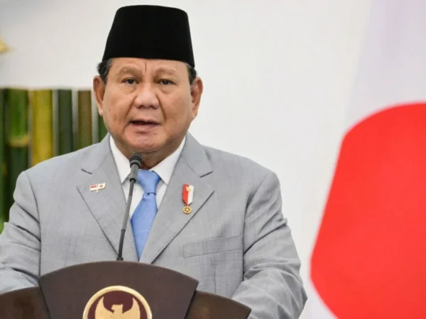Presiden Prabowo Subianto menginstruksikan seluruh tingkatan sekolah di Indonesia mempelajari Bahasa Prancis saat bertemu Presiden Emmanuel Macron di Paris.