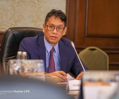 Rupiah anjlok ke Rp17.500 per dolar AS, Menkeu Purbaya siap bantu BI stabilkan kurs lewat intervensi pasar obligasi mulai besok di tengah tekanan global.