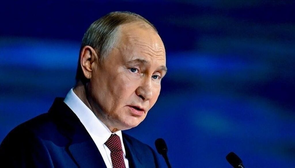 Presiden Rusia Vladimir Putin memperingatkan Presiden AS Donald Trump soal konflik Iran yang berisiko memicu dampak global, di tengah tekanan politik AS.
