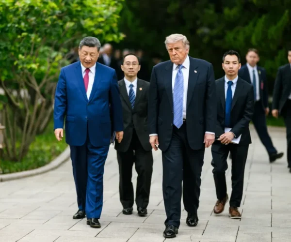 Trump Diam-diam Minta Bantuan China, Ada Apa?