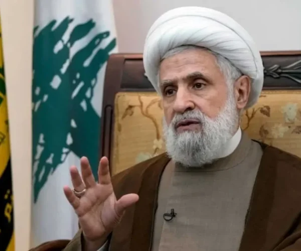 Pemimpin Hizbullah Naim Qassem menolak gencatan senjata Israel-Lebanon dan menyebutnya sebagai bentuk menyerah yang mengancam rakyat Lebanon.