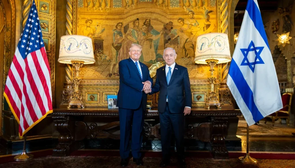 Trump Minta Netanyahu Tak Balas Serangan Rudal Iran