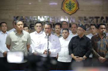 Mentan Ancam Laporkan 300 Perusahaan Sawit ke Polisi