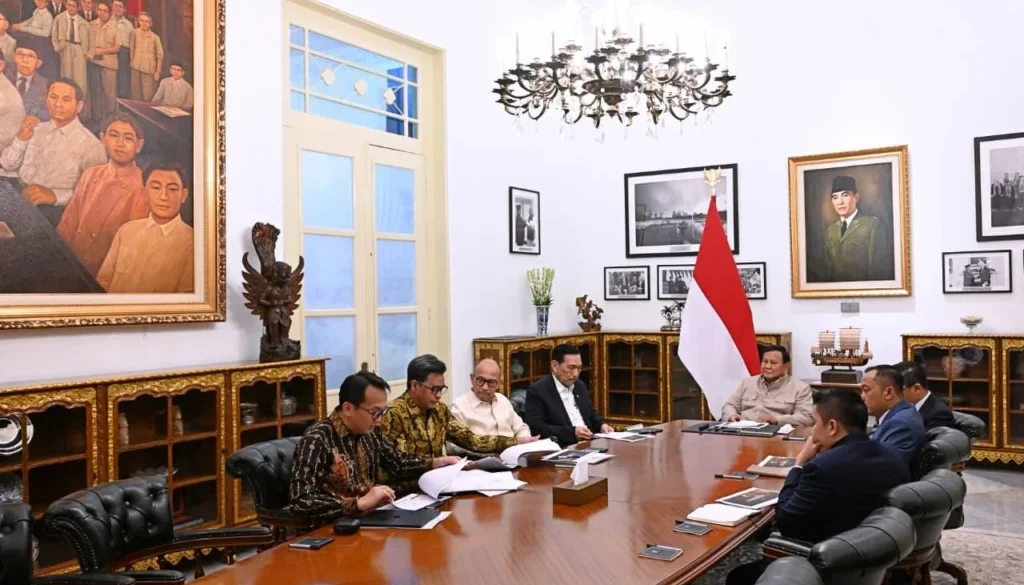 DEN Ingatkan Prabowo soal Rupiah dan MBG