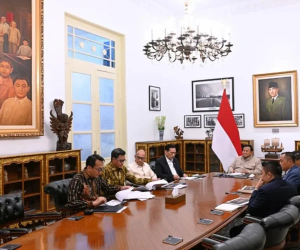 DEN Ingatkan Prabowo soal Rupiah dan MBG
