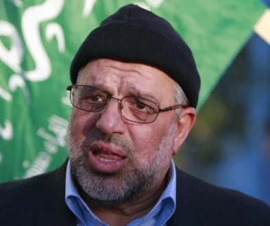 Israel membebaskan salah satu pendiri Hamas, Hassan Yousef, setelah lebih dari dua tahun ditahan tanpa proses peradilan.