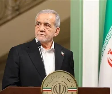 Presiden Iran Masoud Pezeshkian tiba di Pakistan untuk membahas perdagangan, energi, dan keamanan. Hubungan kedua negara kian erat pasca gencatan senjata AS-Iran