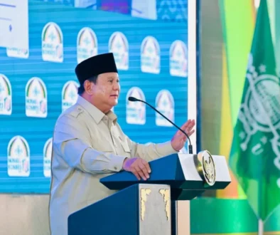 Prabowo Subianto menegaskan Indonesia akan menjadi bangsa besar dan memberi 'hadiah' bagi pihak yang ingin RI gagal melalui kerja keras dan persatuan.