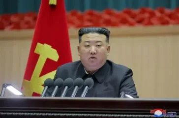 Kim Jong Un meninjau stasiun baru di resor Wonsan Kalma dan mendorong pariwisata Korea Utara setelah janji kerja sama dari Xi Jinping.