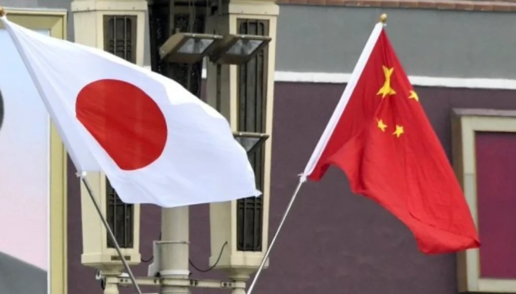 Jepang membantah tuduhan China terkait gangguan terhadap latihan kapal induk Liaoning di Pasifik dan menegaskan hanya menjalankan pengawasan rutin.
