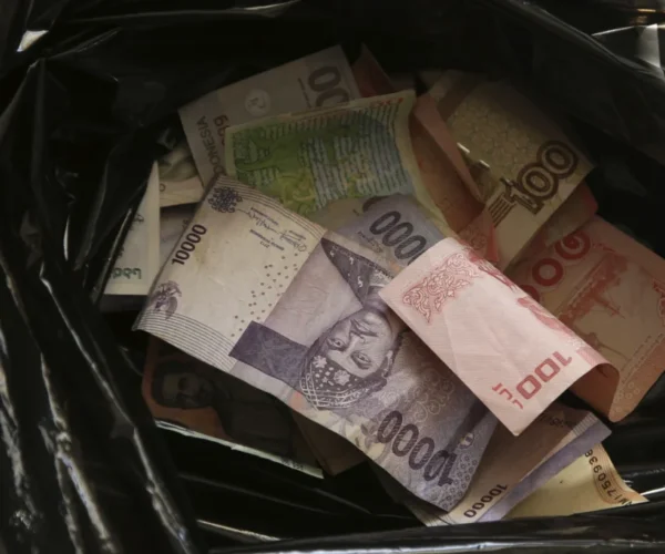 Media Malaysia menyoroti pelemahan rupiah setelah Wamenpar Ni Luh Puspa menyebut kondisi tersebut berpotensi meningkatkan kunjungan wisatawan asing ke RI.