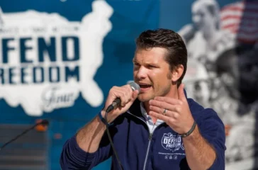 Menteri Pertahanan AS Pete Hegseth membela serangan ke Iran sebagai bagian dari strategi menekan negosiasi gencatan senjata dan mencapai kesepakatan baru.