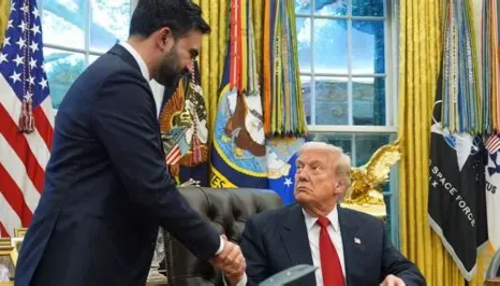 Trump berencana mencabut status Suriah sebagai negara sponsor terorisme, membuka peluang investasi AS, pemulihan ekonomi, dan rekonstruksi.