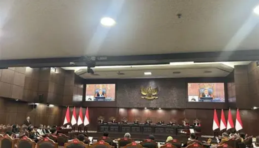 MK Putuskan Anggaran MBG Tak Boleh Campur Dana Pendidikan
