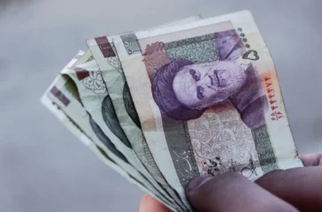 IMF memproyeksikan ekonomi Iran masih terkontraksi 5,4 persen pada 2026 akibat dampak perang. Namun, proyeksi membaik dibandingkan estimasi April.
