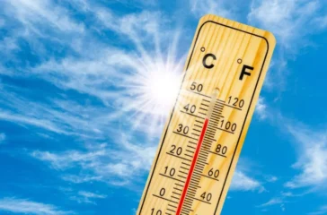 Austria dan Slovakia mencatat rekor suhu tertinggi 41 derajat Celsius akibat gelombang panas ekstrem Eropa yang dipicu perubahan iklim.