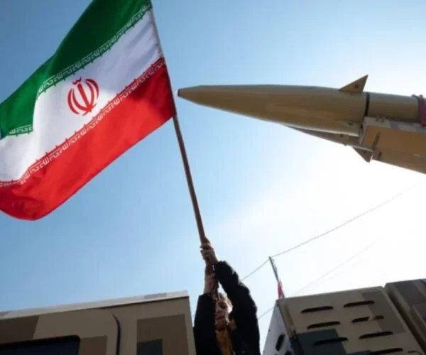 Iran Tiru Taktik Ukraina untuk Jebol Pertahanan AS