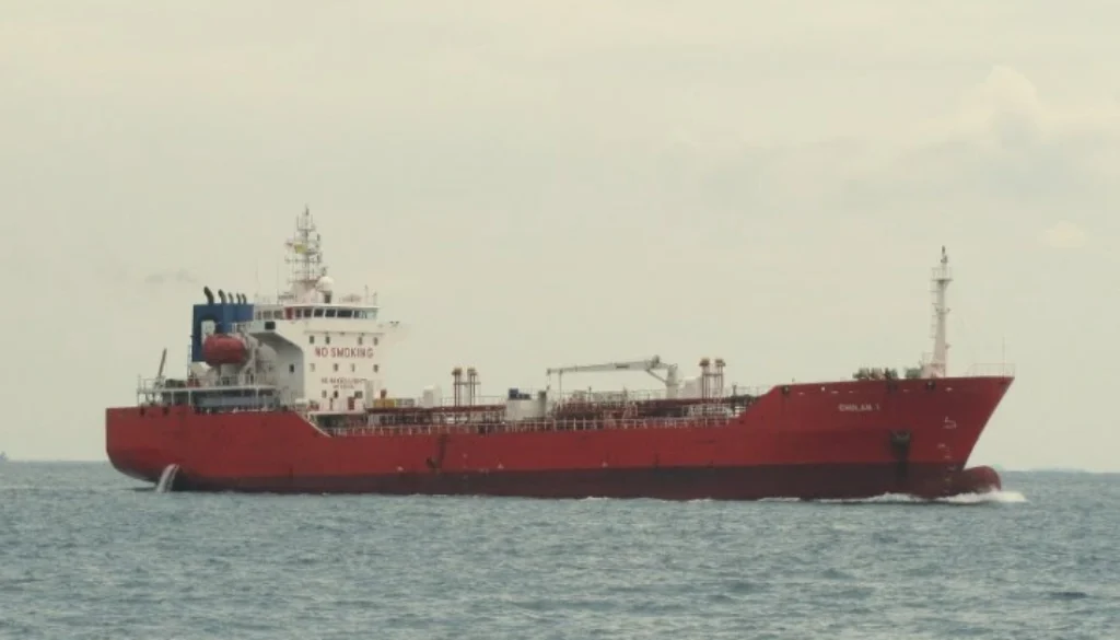 Iran Kehilangan Kendali Selat Hormuz, Kapal Pilih Oman