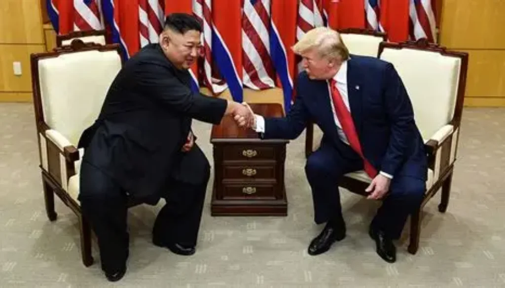 Donald Trump berencana menemui Kim Jong Un akhir 2026. Trump juga menyebut Korea Utara memiliki 57 senjata nuklir yang mengkhawatirkan dunia.