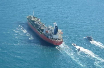 Iran Izinkan Tanker Irak Lewat Selat Hormuz, Ada Apa?
