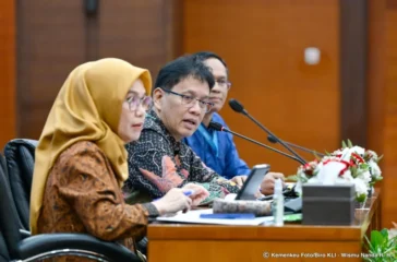 Purbaya Tunda Pajak Pedagang Online sampai Ekonomi Tumbuh 6 Persen