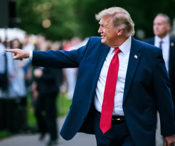 Trump Frustrasi, Pejabat AS Belum Sepakat Strategi Hadapi Iran