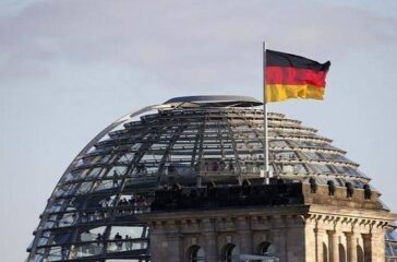 Industri Jerman memasuki fase kritis. Sekitar 15.000 pekerja terkena PHK setiap bulan akibat krisis energi, mahalnya gas, dan turunnya daya saing manufaktur