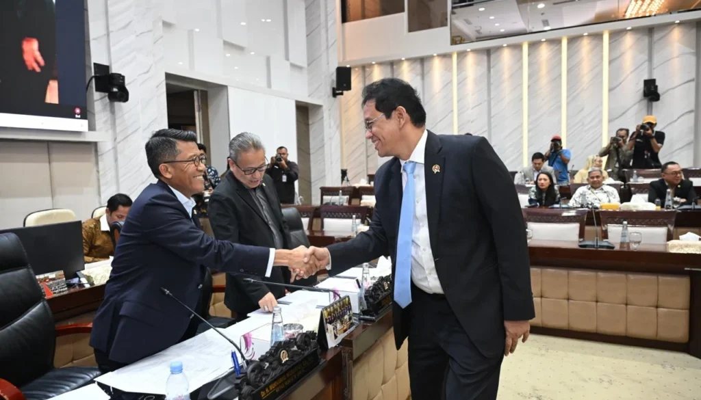 DPR dan Pemerintah Sepakati Target Ekonomi RAPBN 2027, Pertumbuhan 6 Persen