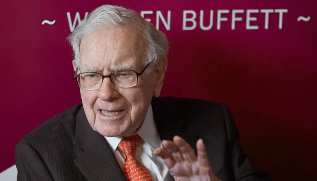 Warren Buffett Peringatkan Dolar AS, Ini 3 Strateginya