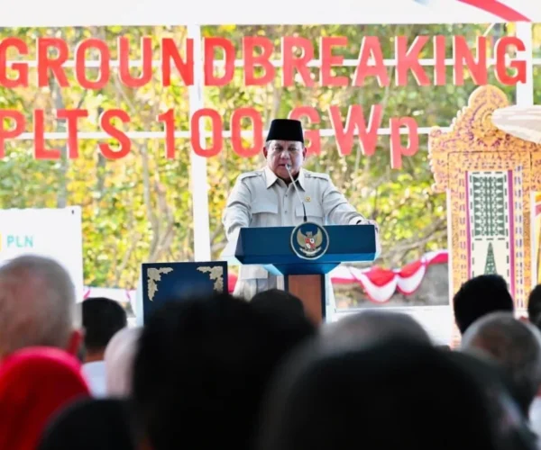 Prabowo Ingin Semua Warga Indonesia Punya Rekening Bank