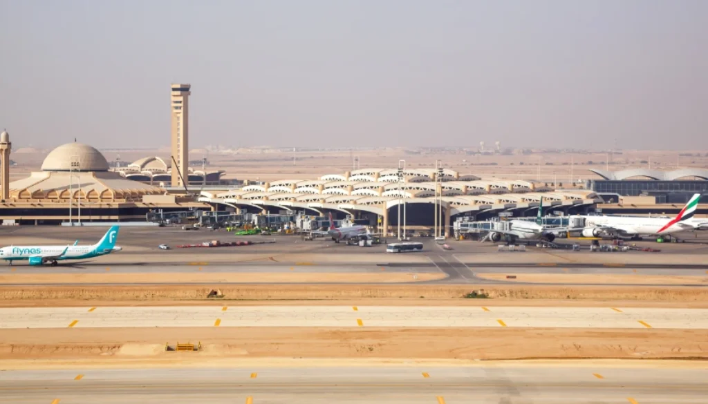 Houthi Serang Bandara Riyadh, Perang Yaman Memanas