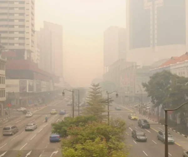 Kabut Asap Sumatra Bikin Polusi Singapura Memburuk