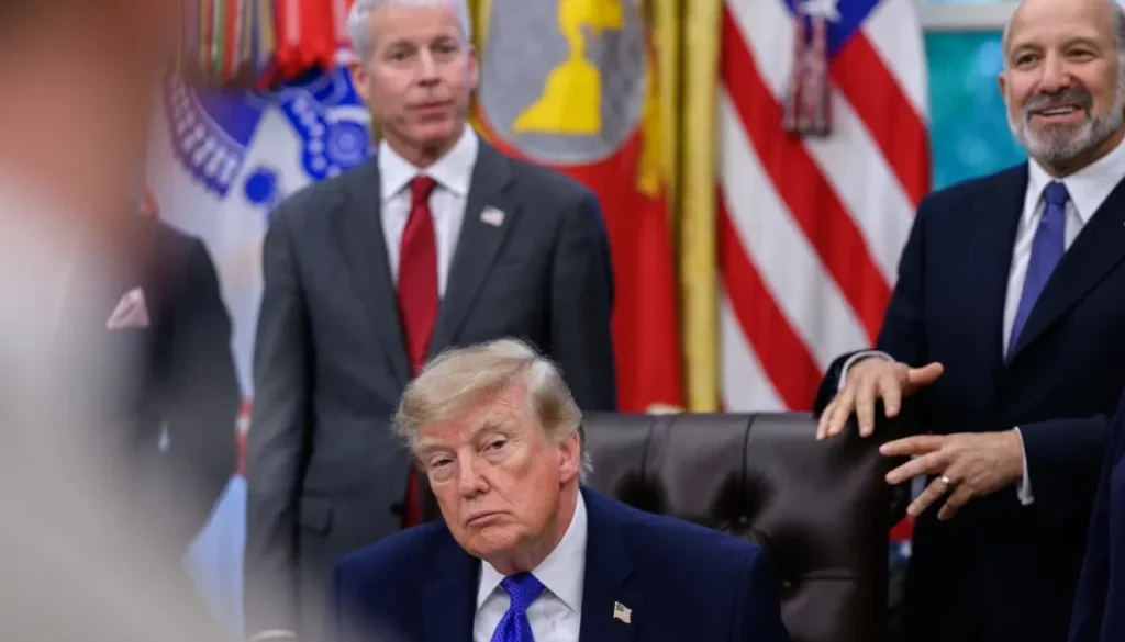 Trump Bela Penangguhan Sanksi Rusia, Kritik Zelensky